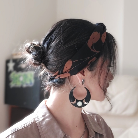 Vintage Accessories - Vtg faux silk rich brown two-tone rose pattern square scarf
